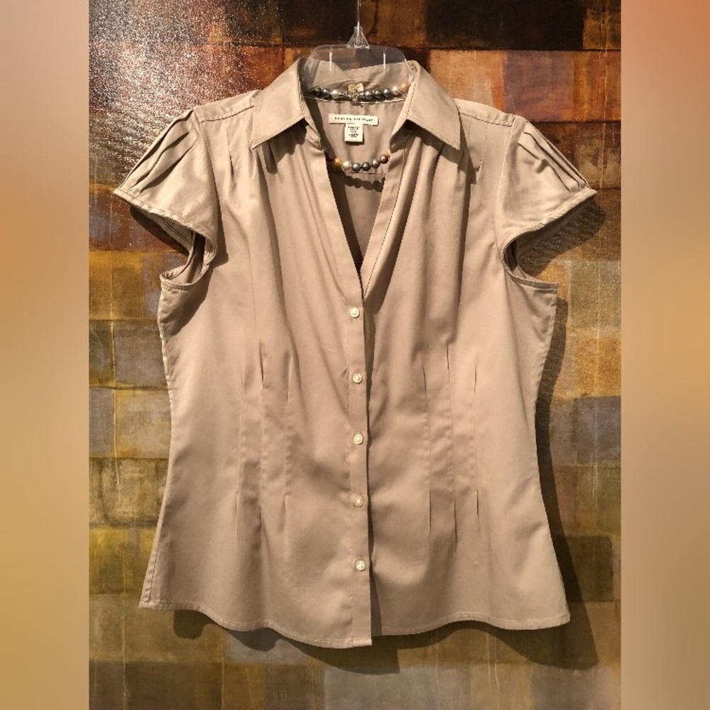 BANANA REPUBLIC Khaki SS Blouse Top Sz 10P NWOT